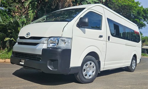 B.A.W Sasuka 2.7i 16 Seater